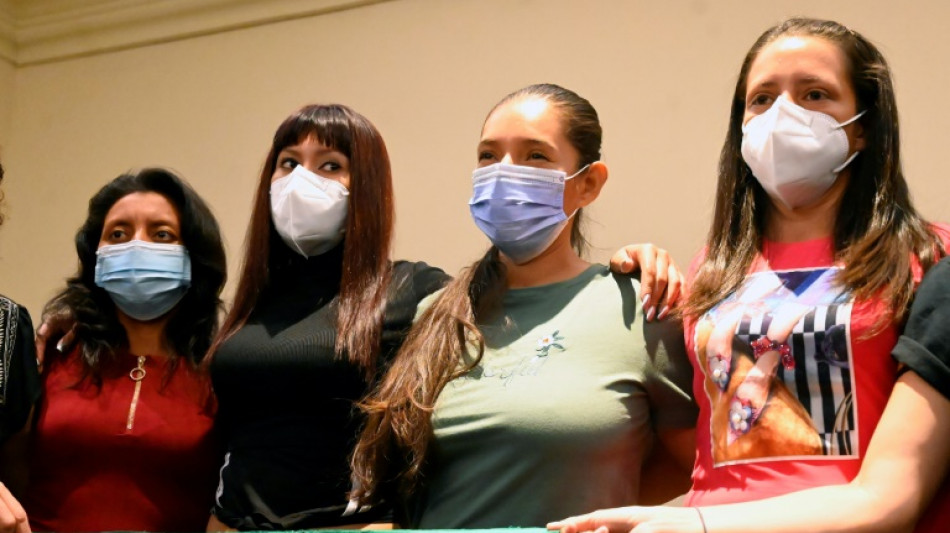 Des Salvadoriennes dénoncent "l'injustice" de leur détention pour fausse couche