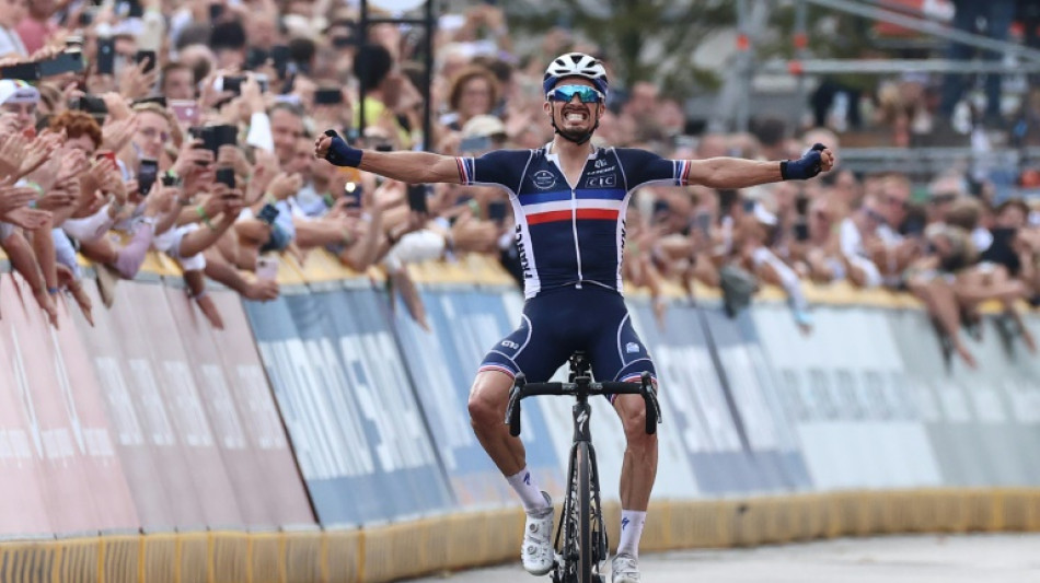 French cycling team flies into storm as men, but not women, go business