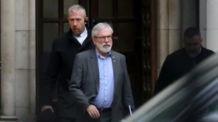 Abandon du proc&egrave;s contre Gerry Adams apr&egrave;s un accord avec trois victimes d'attentats de l'IRA