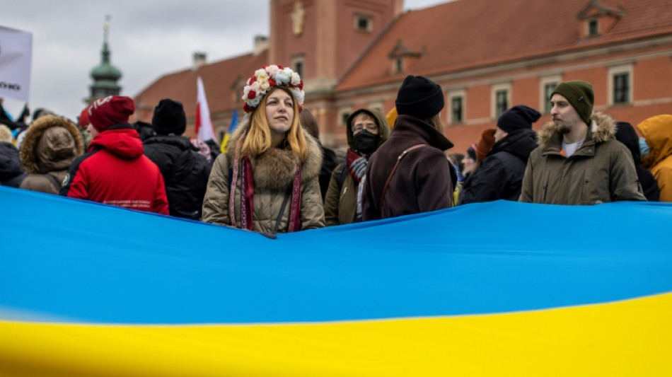 "Pas touche à l'Ukraine": manifestation à Varsovie