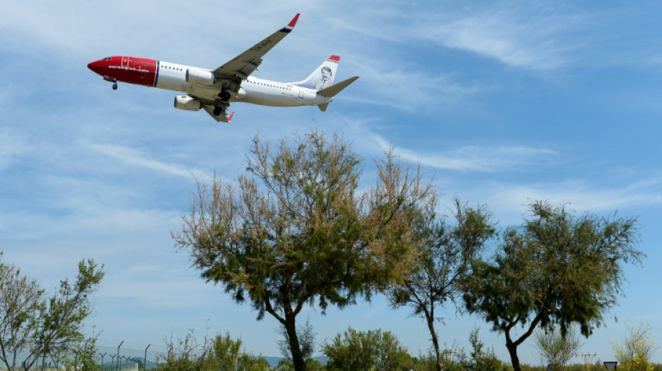 Espanha multa cinco companhias a&eacute;reas de baixo custo por pr&aacute;ticas abusivas
