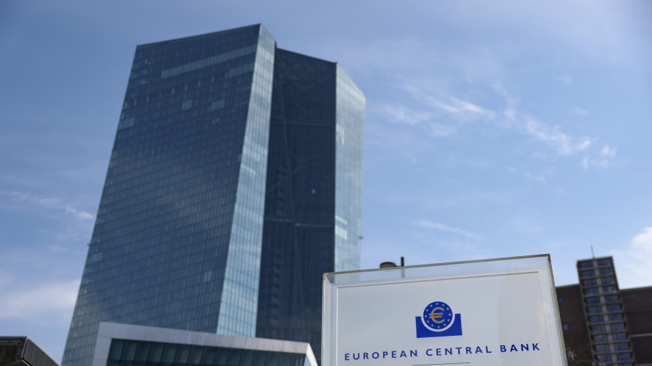 Bce, salgono i rischi di stabilit&agrave; finanziaria, anche per il debito sovrano