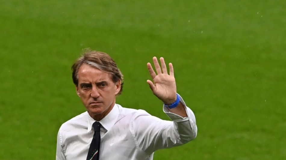 Mancini d&aacute; sua vers&atilde;o sobre sa&iacute;da da sele&ccedil;&atilde;o italiana, que negocia com Spaletti
