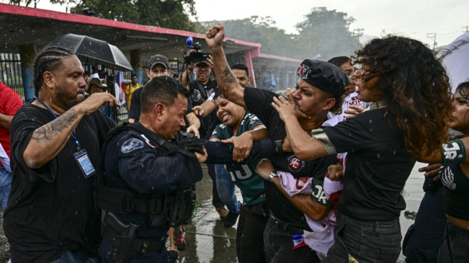 Manifestantes e policiais entram em confronto no Panam&aacute; durante protesto contra visita de Marco Rubio