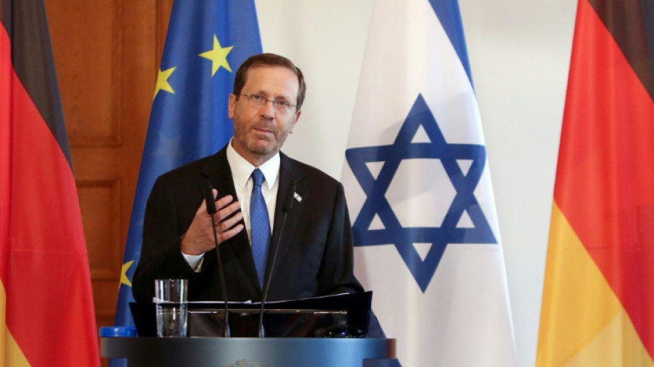 Israels Pr&auml;sident Herzog h&auml;lt Rede vor dem Bundestag und besucht Bergen-Belsen