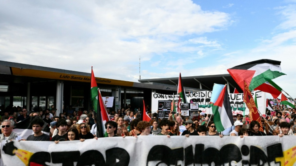 Milhares protestam contra a&ccedil;&otilde;es de Israel em Gaza &agrave; margem do Festival de Veneza