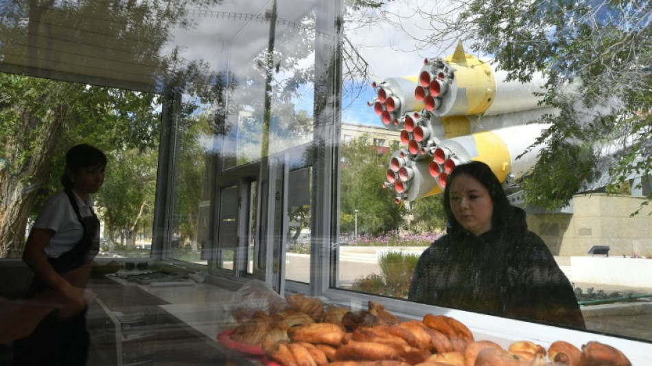 Los rusos se marchan poco a poco de una ciudad kazaja junto a un famoso cosm&oacute;dromo